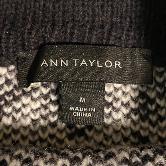 Ann Taylor Black and White Leopard Print Mock Neck Sweater Size Medium - Picture 5 of 6
